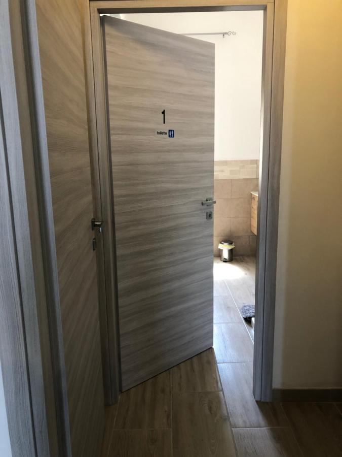Domus Alice Apartment Monserrato Luaran gambar